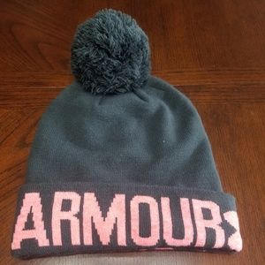Under Armour Gray Pull On Pom Womens Beanie